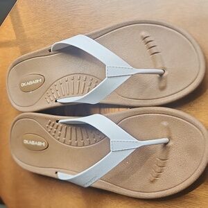 Women’s Okabashi White Breeze Flip Flops Sandals Shoes Size 8
